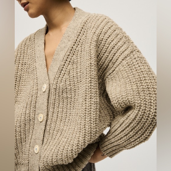 Babaa No. 19 Cardigan in Mist - Picture 2 of 10